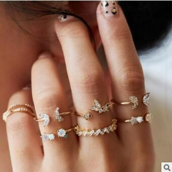 10-Piece Star and Moon, Heart, and Leaf Knuckle Ring Set - Creative Retro Women's Rings