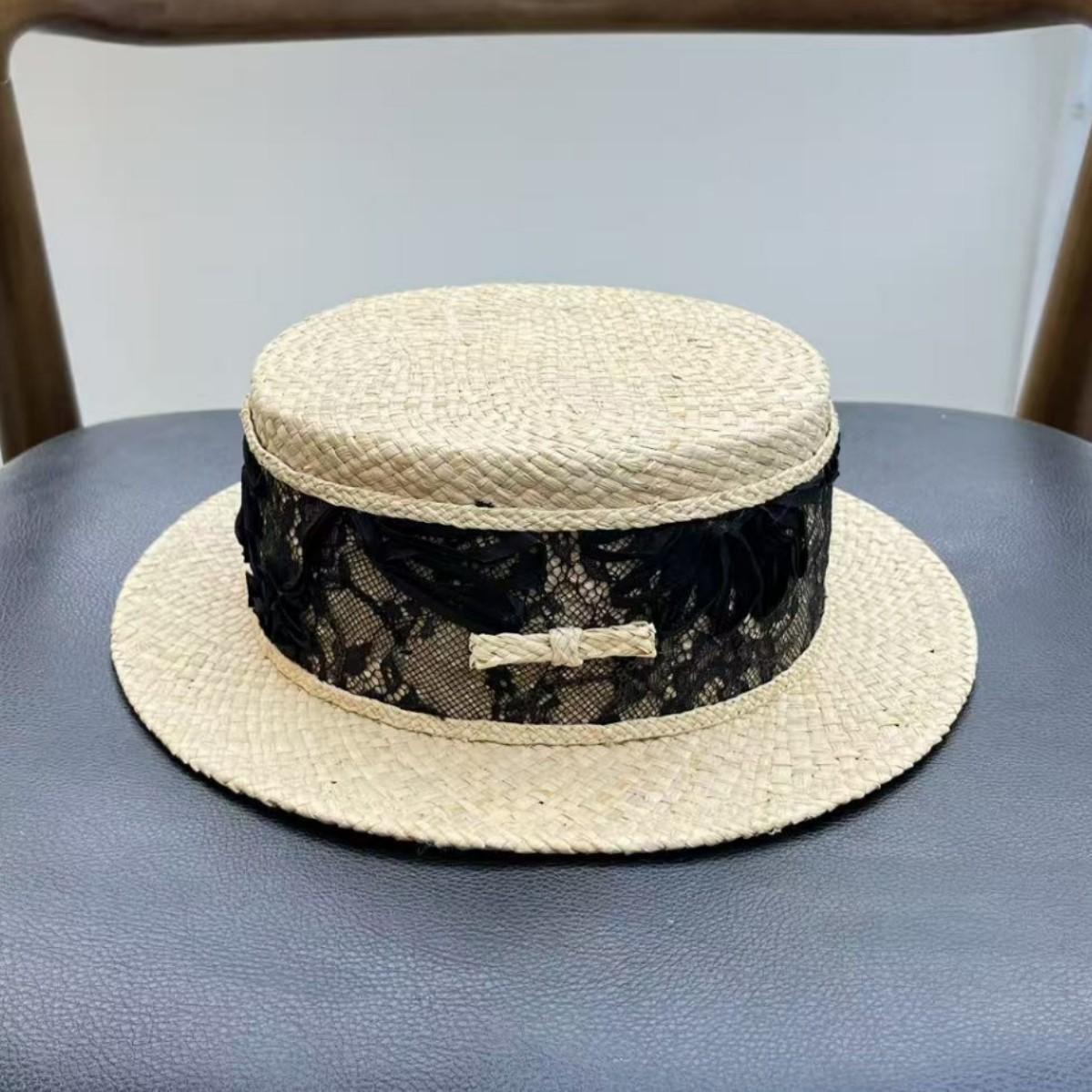 

Haute Couture Raffia Lace Flowers Straw Hat Women s Summer Seaside Beach Holiday Sun Hats French Elegant Flat Top Boater Hat 56-58CM чорний