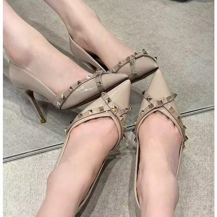 

Туфли-лодочки на высоком каблуке с заклепками, женские весенне-осенние новые туфли с мелким вырезом, острым носком, тонким каблуком, сексуальные женские туфли, остроносые лакированные туфли с V-образным вырезом 40