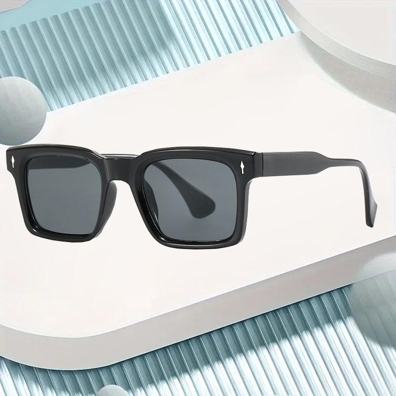 Non-polarized Men Square Arrow Rivets Fashion Sunglasses Small Frame Punk Women Popular Trending Sunglasses
