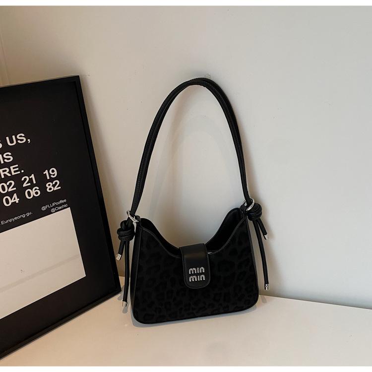 Retro niche shoulder bag women's 2025 new fashion high sense leopard print underarm bag simple trend commuter bag