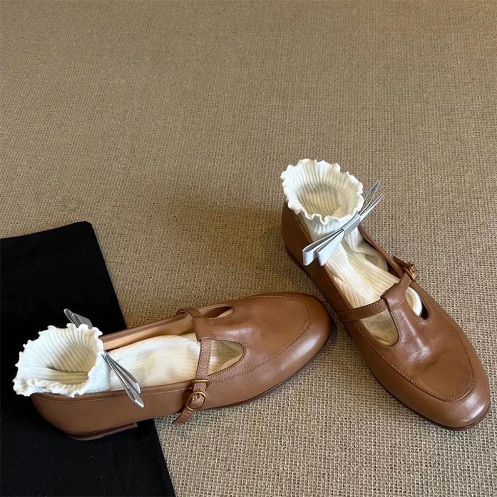 Ladies Flat Shoes Square Toe British Style Small Leather Shoes Women New Silver Single  Fashionable Mary Jane Shoes