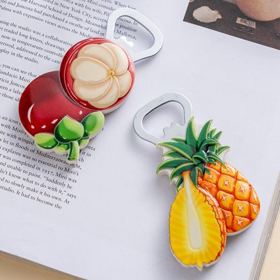 Magnetischer flaschenöffner in fruchtform mit kühlschrankmagnet kreativer bierdeckelentferner für die küche stark magnetische rückseite cartoon frucht küchenmagnet für