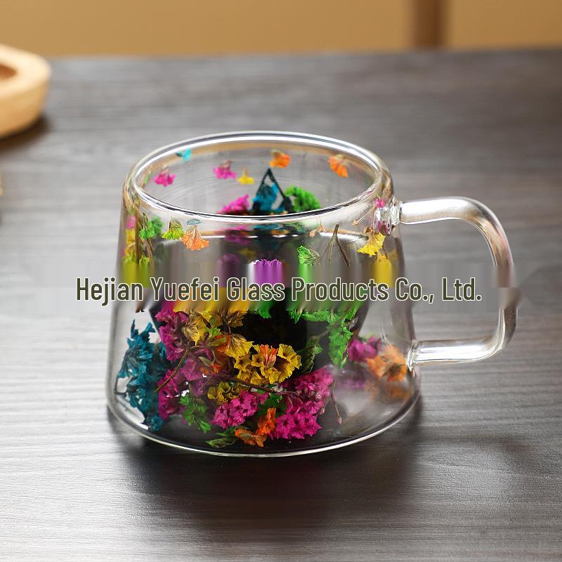 Elegant Double-Layer Glass Cup with Real Flower Design - Perfect for Coffee or Water, Made from High-Quality Borosilicate.