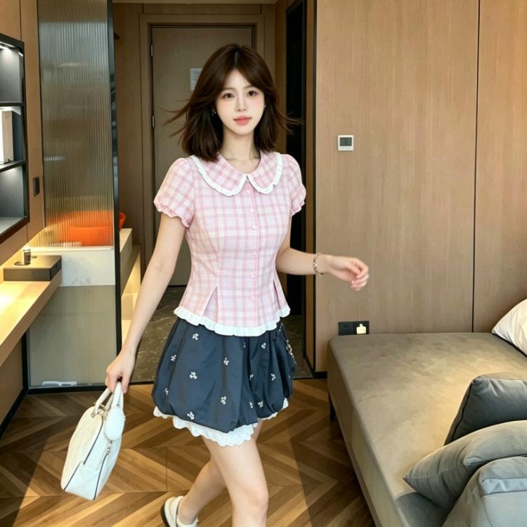 Summer new sweet lace plaid bubble sleeve shirt women's design sense slim and thin versatile top