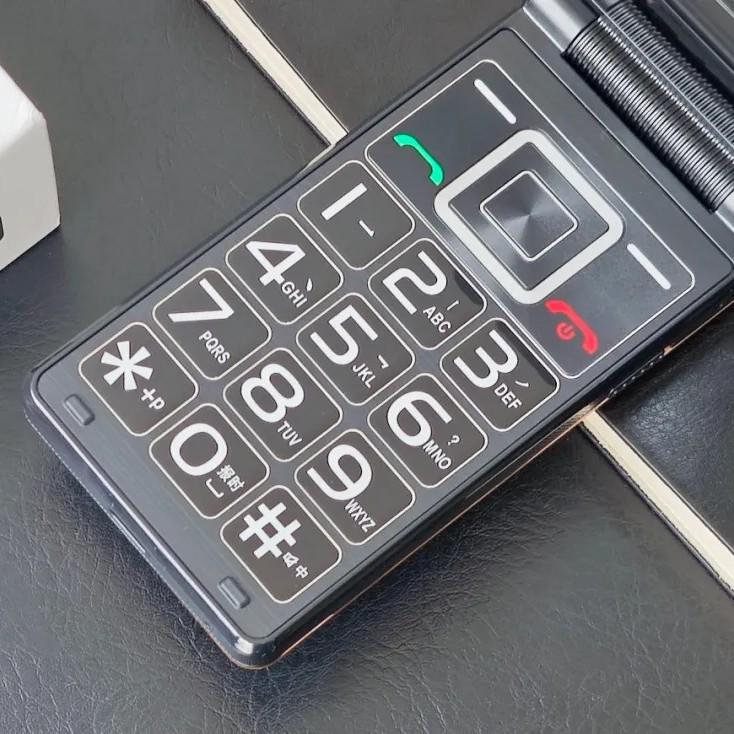 Affordable Senior Flip Phone: 4G, 2.6" Screen, Large Battery, Loud Speaker, Long Standby