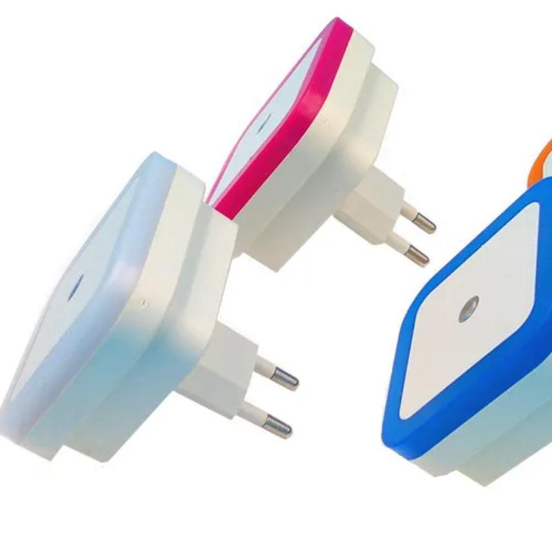 1/2PCS Veilleuse sans fil LED à détecteur de mouvement Lampe de nuit Chambre d'enfant Table de chevet Éclairage de placard Lampes à prise UE/US
