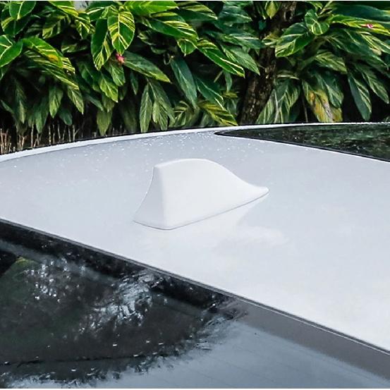 Universal 7D Shark Fin Car Antenna Auto Radio FM/AM Aerial Styling Suitable for Jeep Compass Cherokee Wagoneer Patriot