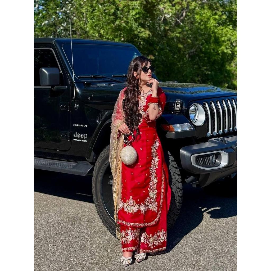 Lanserer Ny Designer Festantrekk Look Topp Plazzo & Dupatta Sett