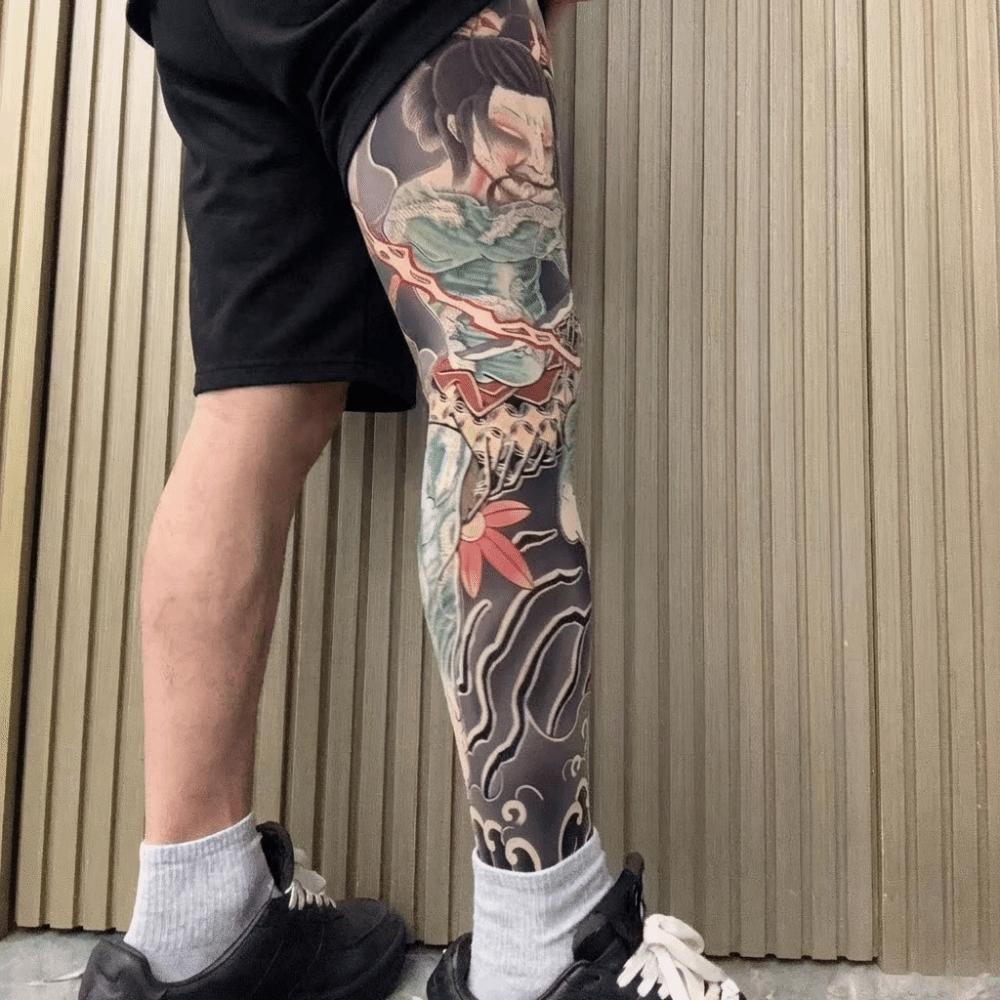 1 paire de chaussettes de tatouage style japonais à vagues Élastiques Respirantes Hommes Chaussettes Anti-soleil Fines Protection UV Chaussettes Longues Jambe Entière Unisexe