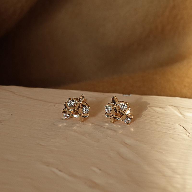 

Элегантные серьги в виде четырехлепесткового цветка: Серьги-пусеты из стерлингового серебра 925 пробы с золотым покрытием Османтус Silver s925