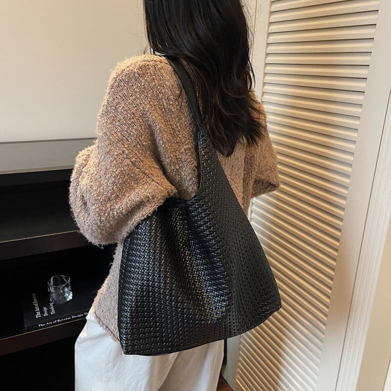 Retro beaded armpit bag women's new large-capacity casual shoulder bag fashionable versatile tote women's bag