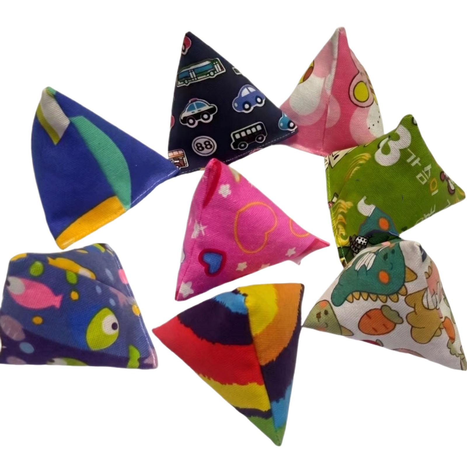 

Canvas Durable Triangle Toss Bags Set for Adults and Children Outdoor Party Games Reusable Thick Throwing Bean Bags with Random Prints one size