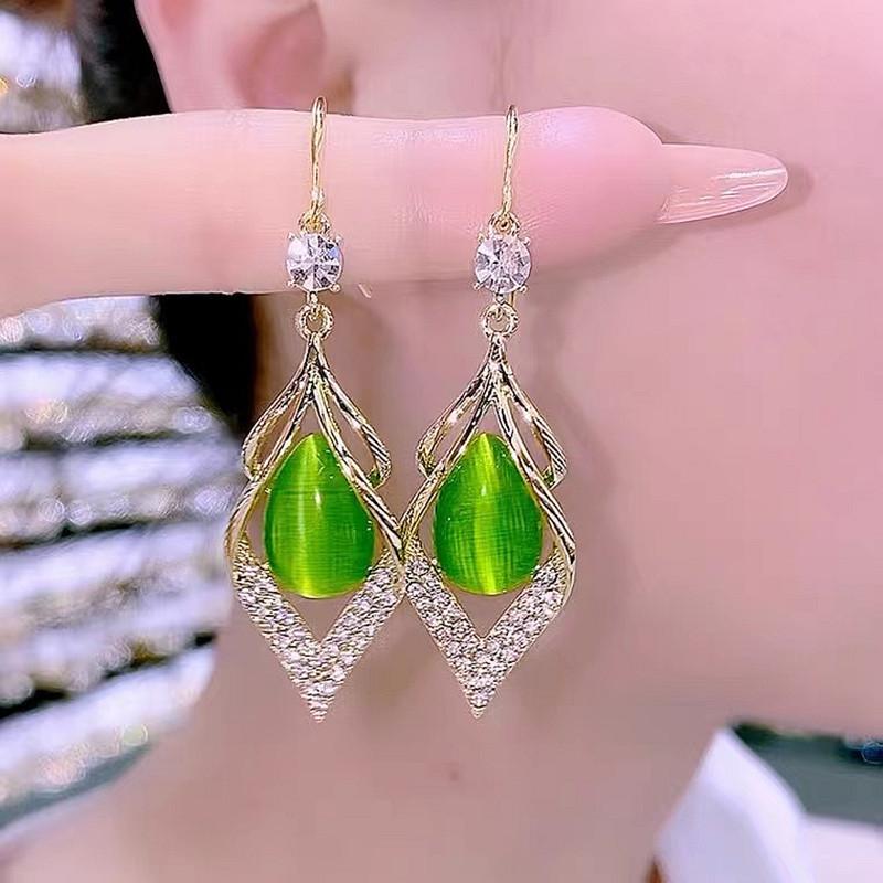 Summer Green Flower Fashionable and Elegant Earrings Temperament Versatile Sweet Stud Earrings Atmospheric Fresh Earrings