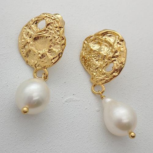 Natural Baroque Pearl Earrings 2025 New Fashion Cold Bohemian Lighthouse Earrings New Products