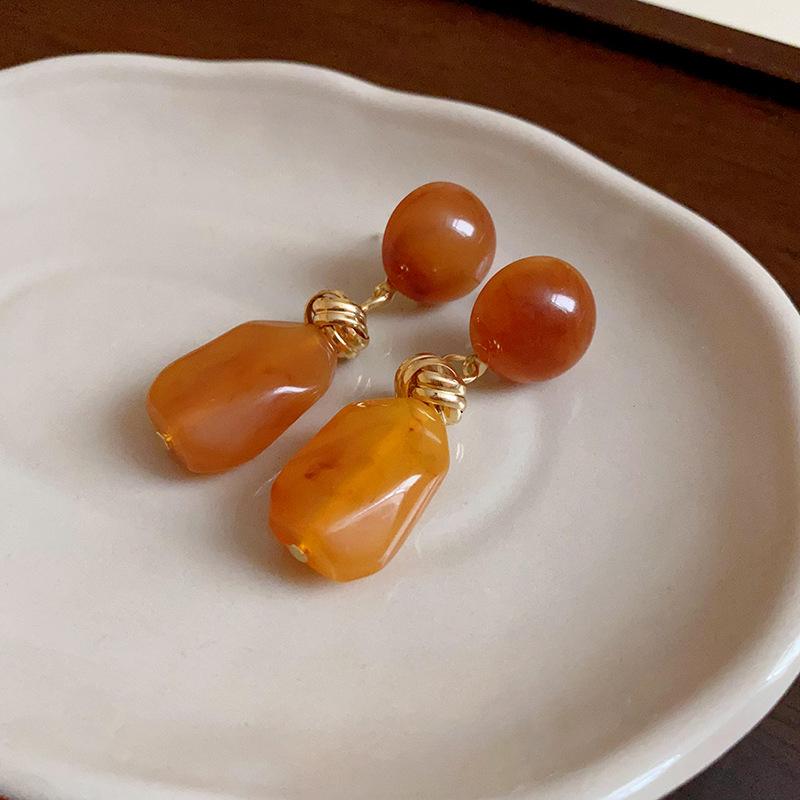 Gold-Plated U-Shaped Resin Ear Cuffs: Retro Y2K High-End Autumn & Winter Earrings