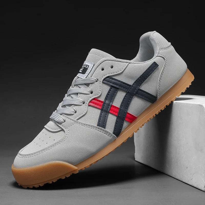 White Breathable Casual Shoes Men Canvas Shoes Korean Men Slip-on Couples Sneakers Comfortable Outdoor Walking Flats Shoes