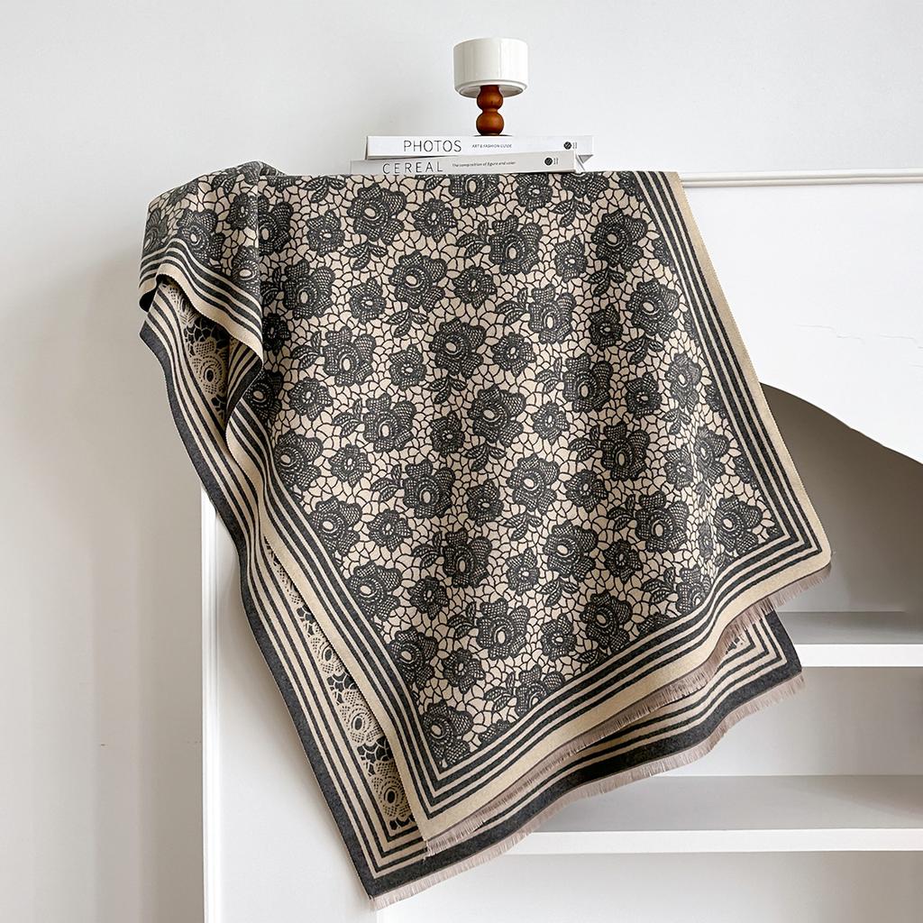 Retro Floral Imitation Cashmere Skin-Friendly Scarf Autumn And Winter Thickened Warm Women'S Scarf Travel Shawl