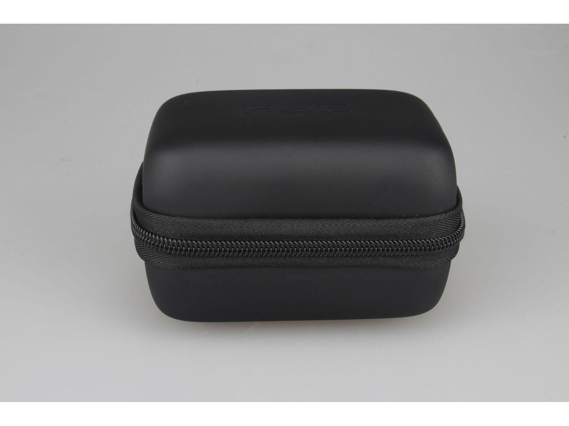 

Універсальний багатофункціональний дорожній адаптер 2.4A для європейських вилок