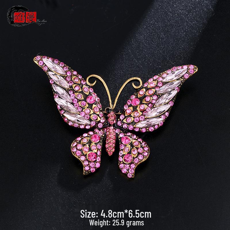 Broche Mariposa de Cristal Acrílico - Elegante Accesorio para Traje de Mujer y Cheongsam