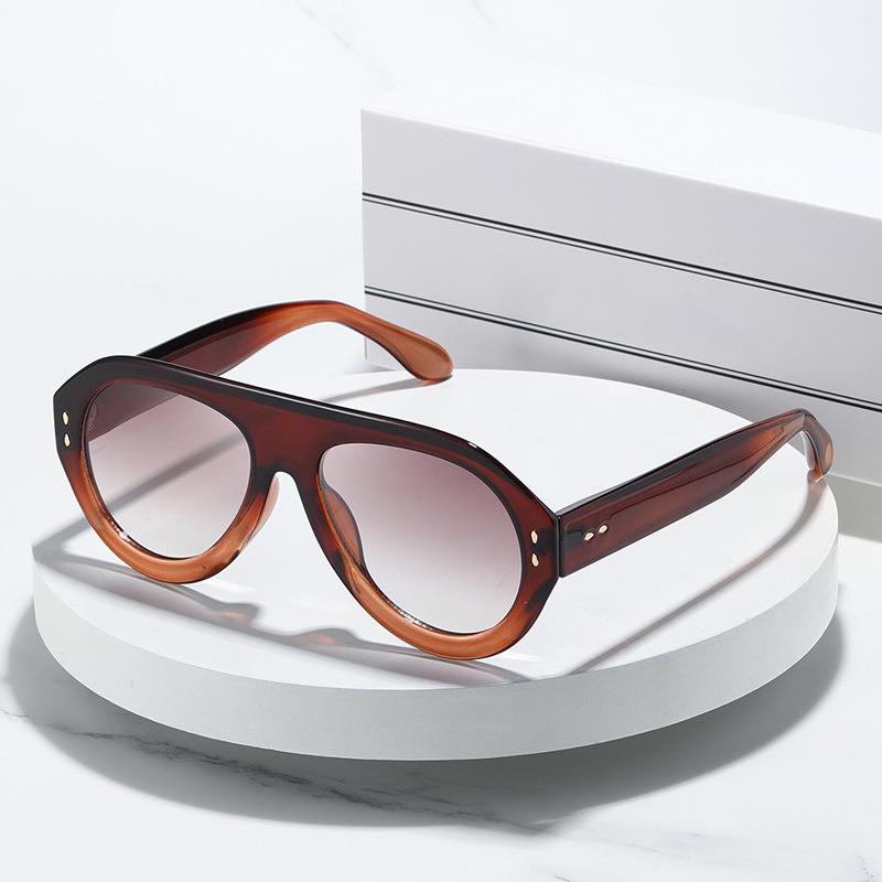 Retro Cat-Eye Sunglasses for Women - High-End, Face-Slimming Street Style, 2026 Trend, UV Protection