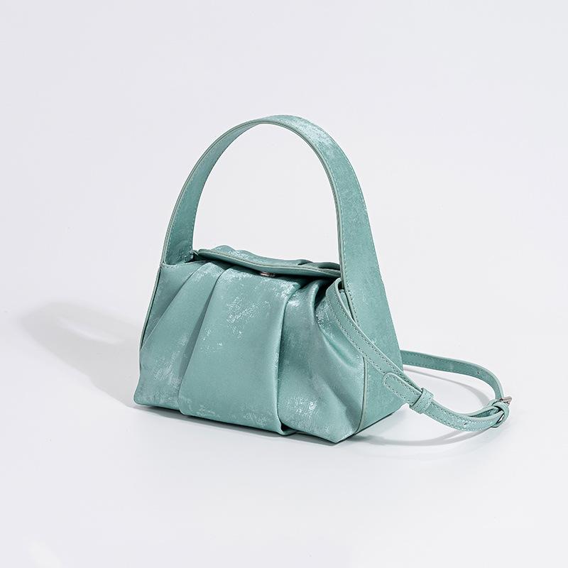 

Новая китайская сумка-облако, атласная сумка премиум-класса с плиссировкой в национальном стиле из коровьей кожи, новая кожаная сумка-мессенджер 2025 для женщин