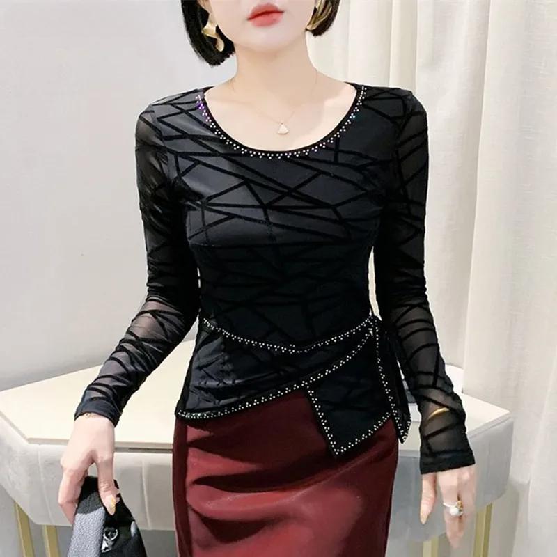 

New Long Sleeve Striped Flocking T-shirt Women s O-Neck Hot Diamonds Tees Fashion Irregular Elastic Slim Tops Shirts M чорний