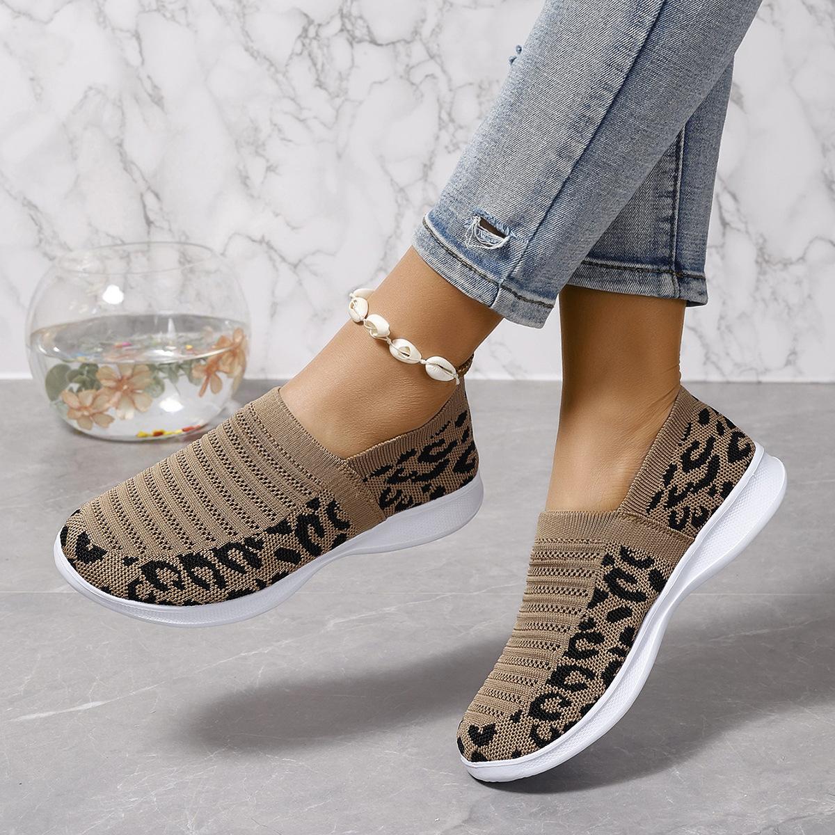 

Foreign trade large size men s and women s casual shoes 2025 new flat casual shoes versatile Korean version mesh breathable single shoes 43 хакі
