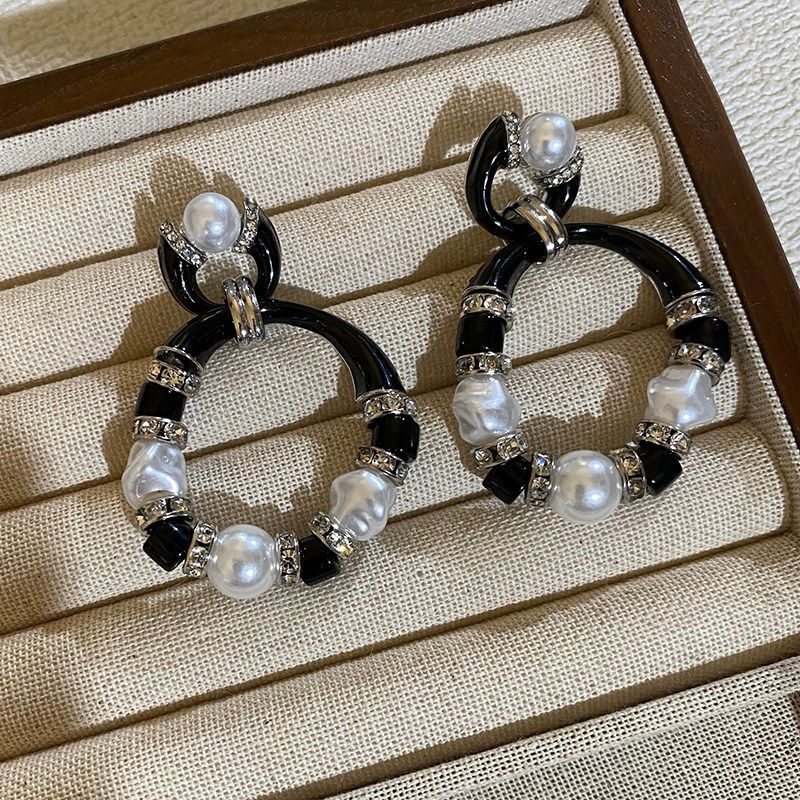 Fashion Exaggerated Black Circle Stylish Unique and Beautiful 2025 Stud Earrings New Arrival Fancy Stylish Earrings Eardrops