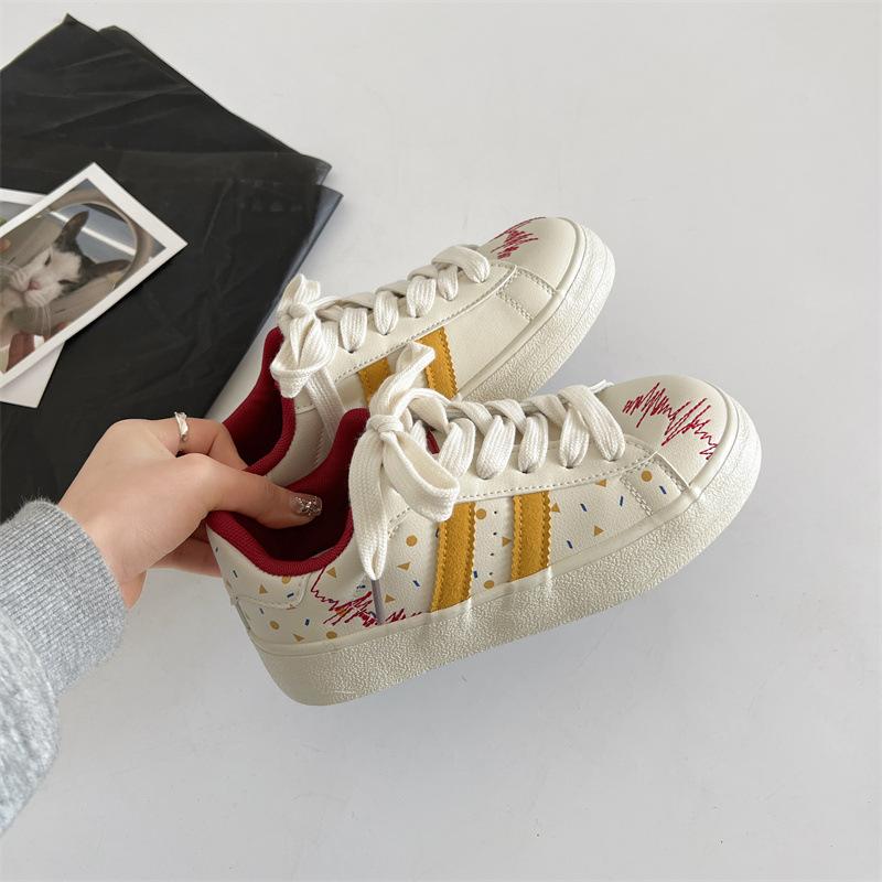 

Милые граффити ретро круглые туфли на высокой платформе белые женские туфли 2025 года новые универсальные легкие повседневные туфли для сноуборда 35