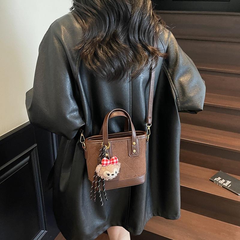 Niche high-end women's bags large-capacity fashionable and simple bucket bags Korean version women's underarm shoulder bags wholesale