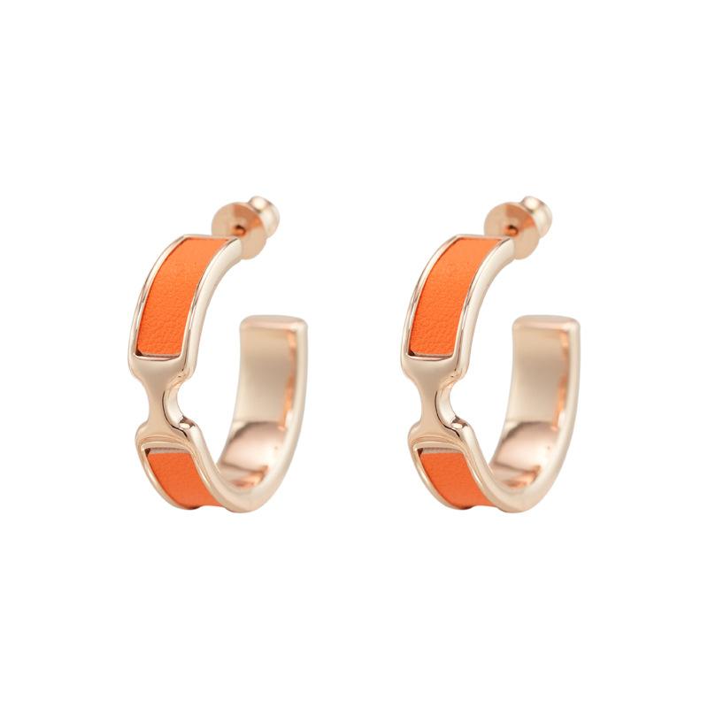 Champagne C-shaped Leather Earrings Literary and Retro European and American Temperament Earrings High-end Exaggerated Design Earrings