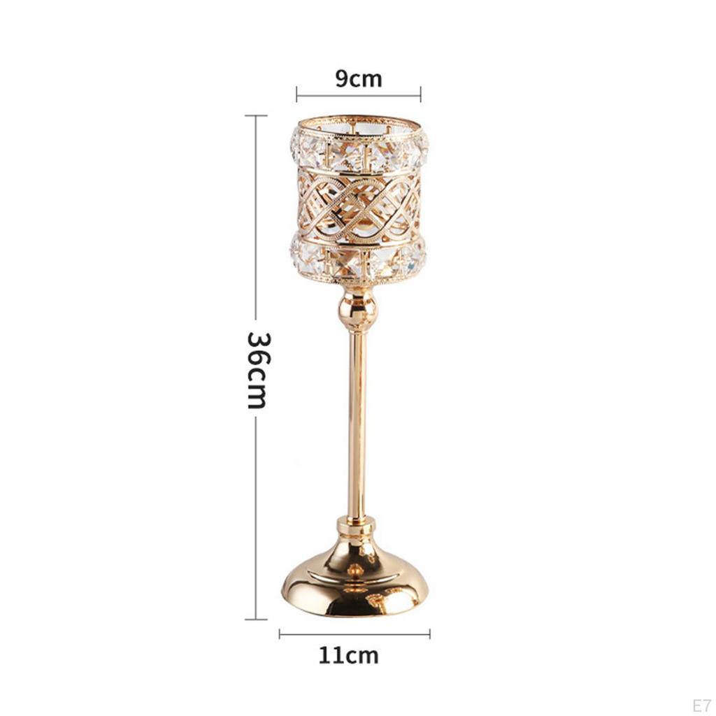 Elegante goldene Kerzenhalter für stilvolle Heimdekoration