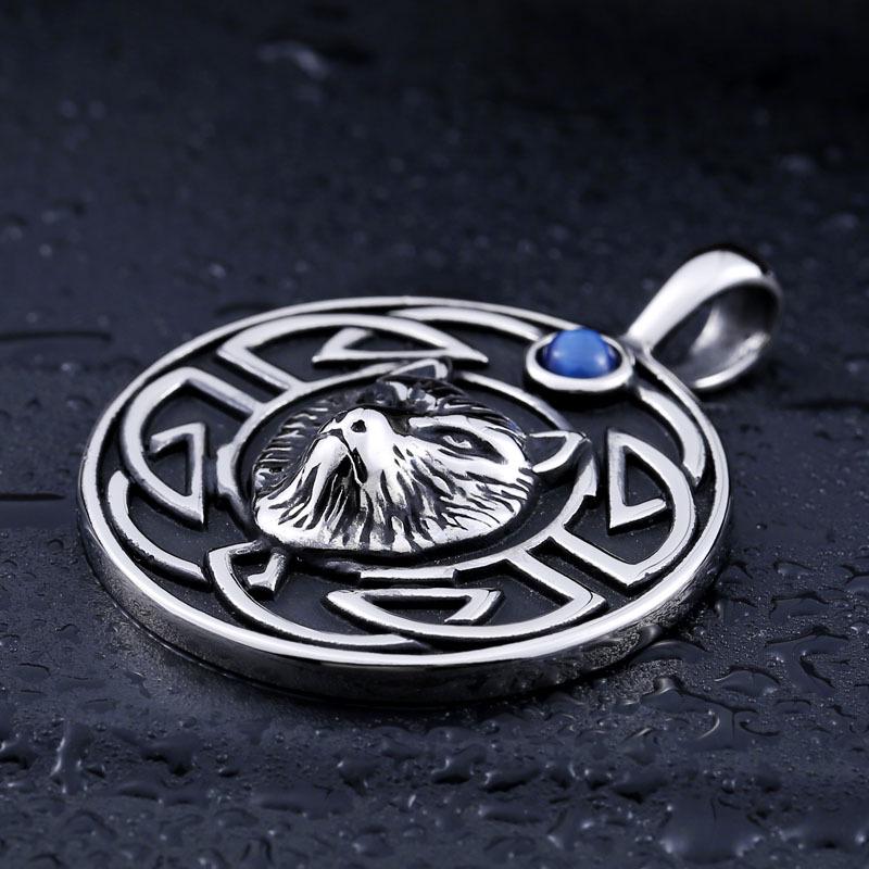 Ciondolo Testa di Lupo Iron Man: Acciaio al Titanio da Uomo con Intarsio di Diamanti