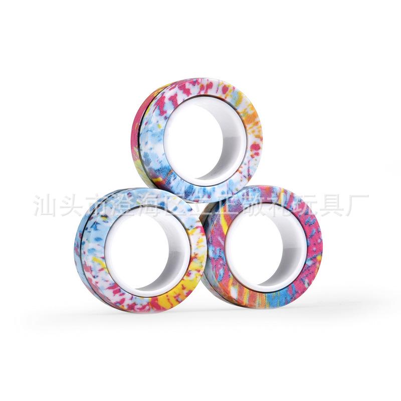 Magnetic Tire-Style Spinner Bracelet - Decompression Toy Finger Spinning Top