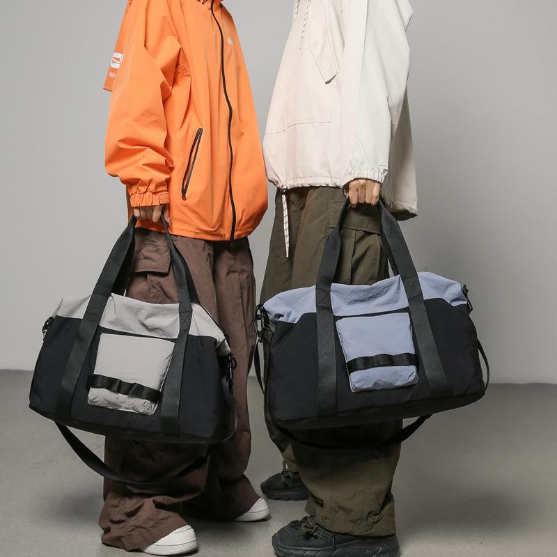 Men and Women Students Make Up Lessons and Store Hand Luggage Bags for Leisure and Simple Design Travel Bags for Zip Lever