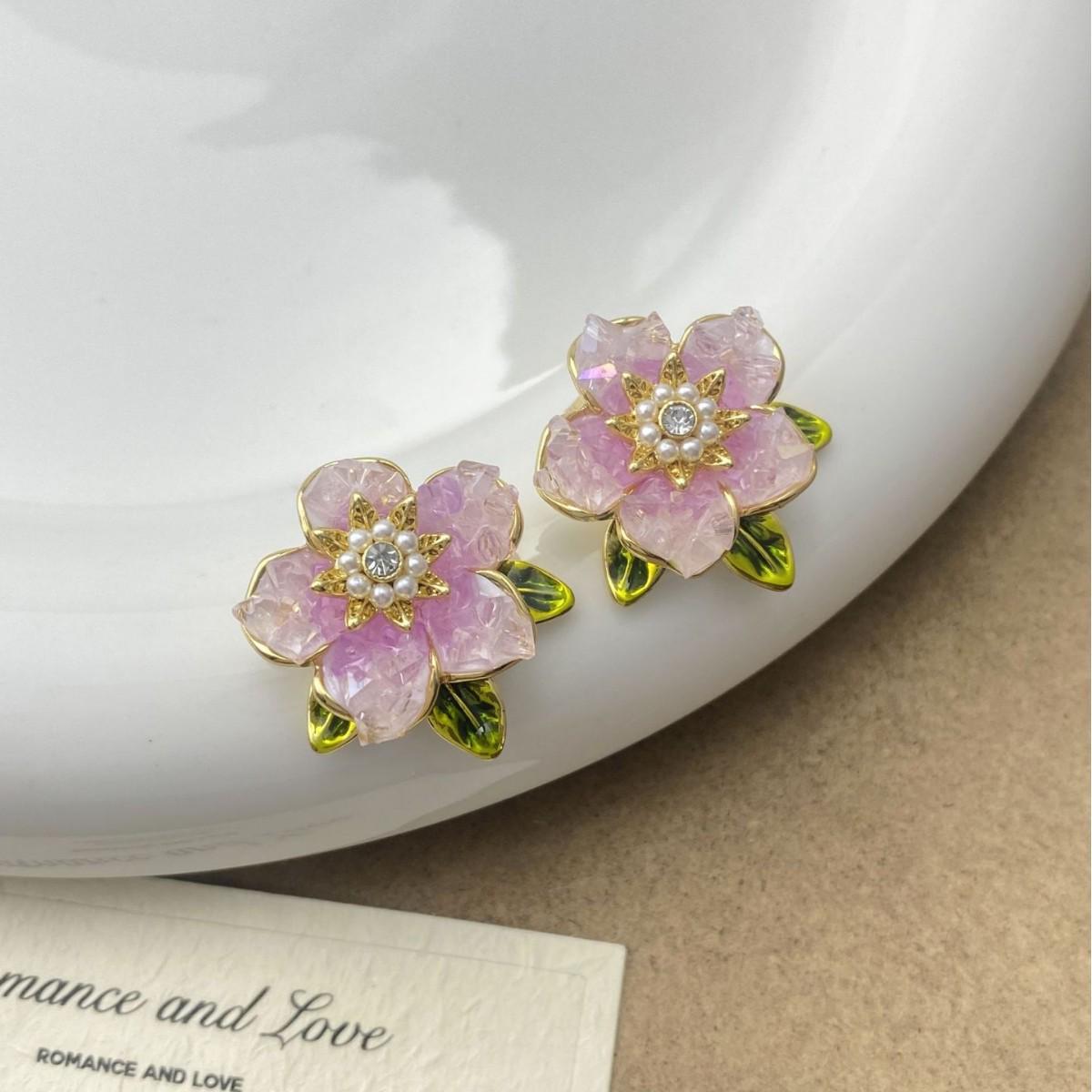 Elegant French Crystal Pearl Flower Stud Earrings – Fresh Spring/Summer Ear Accessories