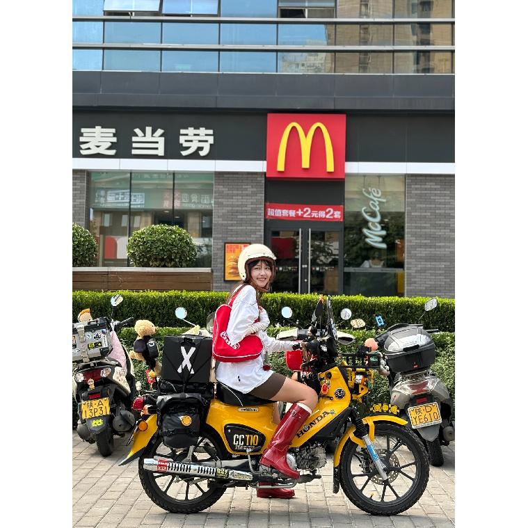 Warm three-quarters retro helmet for men and women motorcycle winter warm cruise American 3/4 half helmet.