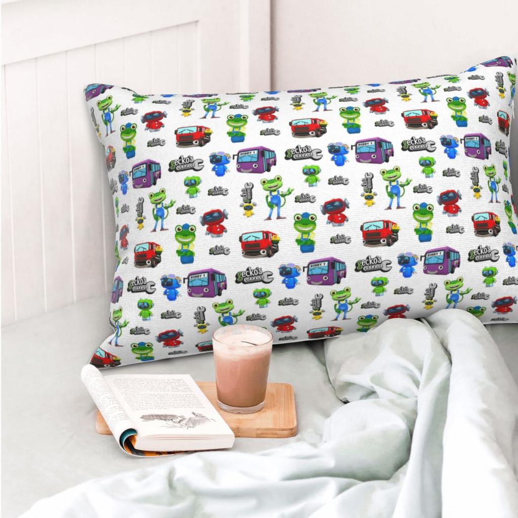 Garage Geckos Pack 9 And 3 Free Gecko Rectangle Pillowcase Cushion Cover Decorative Bedroom Bed Home Comfort Throw Pillow