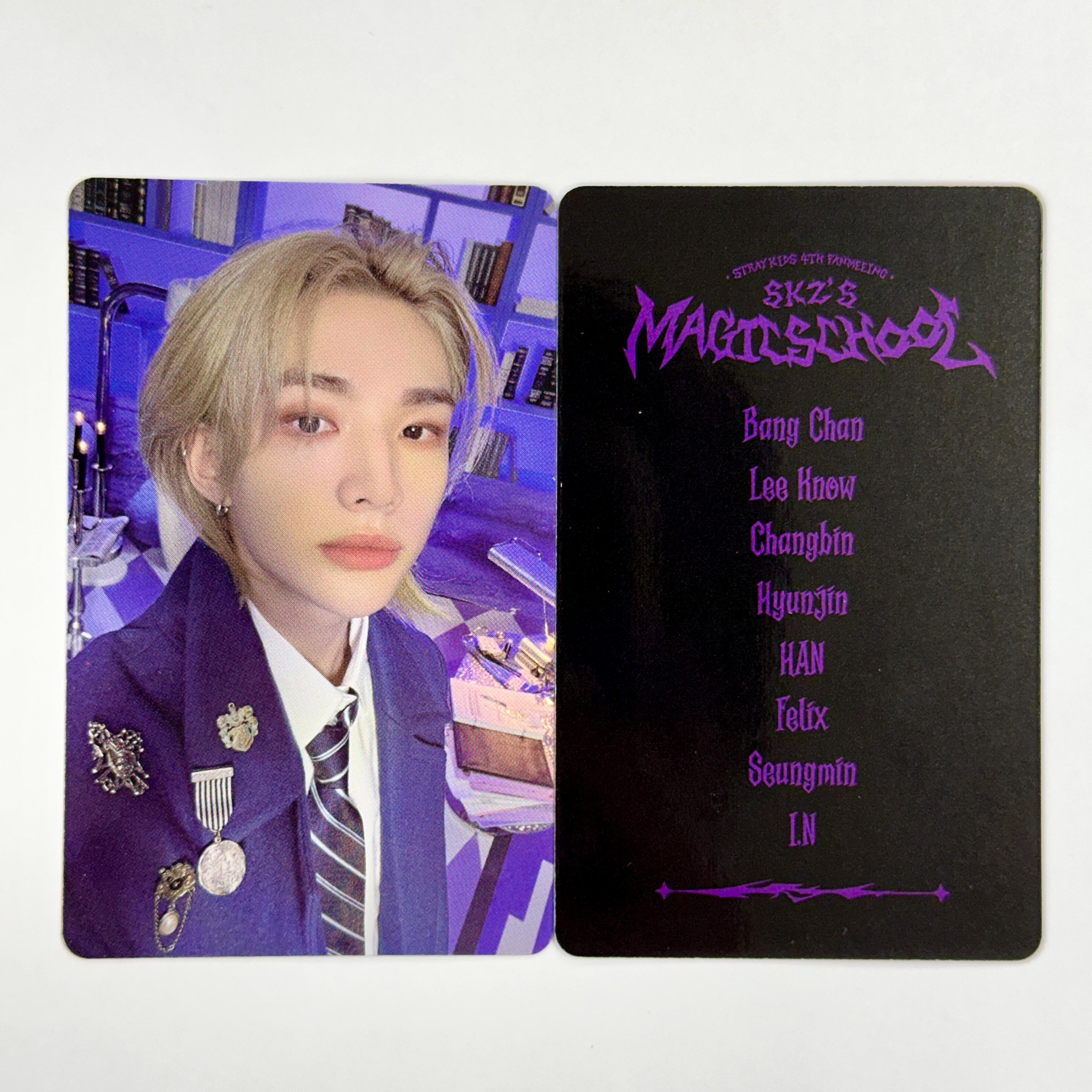 

Фотооткрытка от лица от лица школы магии Stray Kids SKZ Hyunjin