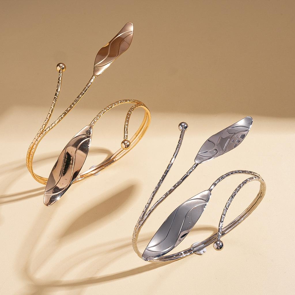 Punk Metal Leaf Arm Bangle Band Cuff Armlets for Women Girls Hollow Out Geometric Pattern Bangles Costume Accessories Gifts