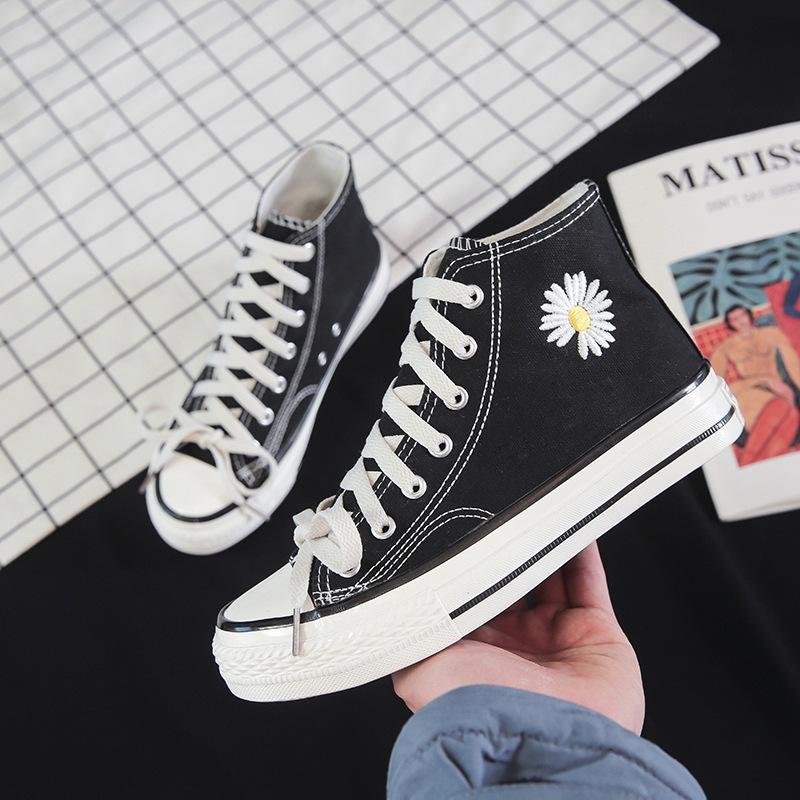 2022 Весенняя женская новая G-DRAGON GD с той же маленькой ромашкой  High-top Convers Canvas Shoes Повседневные черно-белые кроссовки купить  недорого — выгодные цены, бесплатная доставка, реальные отзывы с фото — Joom