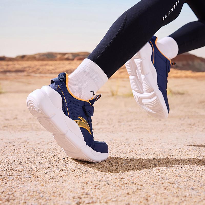 Anta Kids Synthetic Leather Comfortable Versatile Lightweight Shock Absorbing Low Top Running Shoes Kids Sneakers Blue White A312345567H-7