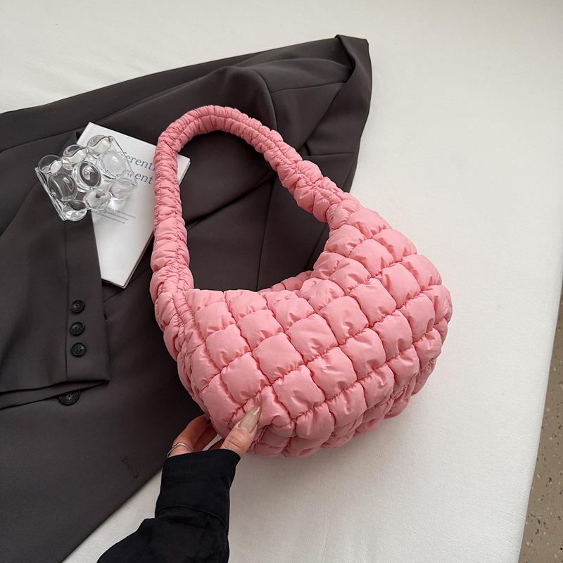 

Korean version of cloud pleated bag women s 2025 summer new fashionable large-capacity bubble cloud bag literary shoulder bag розовый
