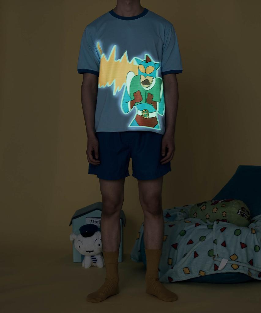Daenkkomma Crayon Shin-Chan Action Mask Short Sleeve Glow-In-The-Dark T-Shirt
