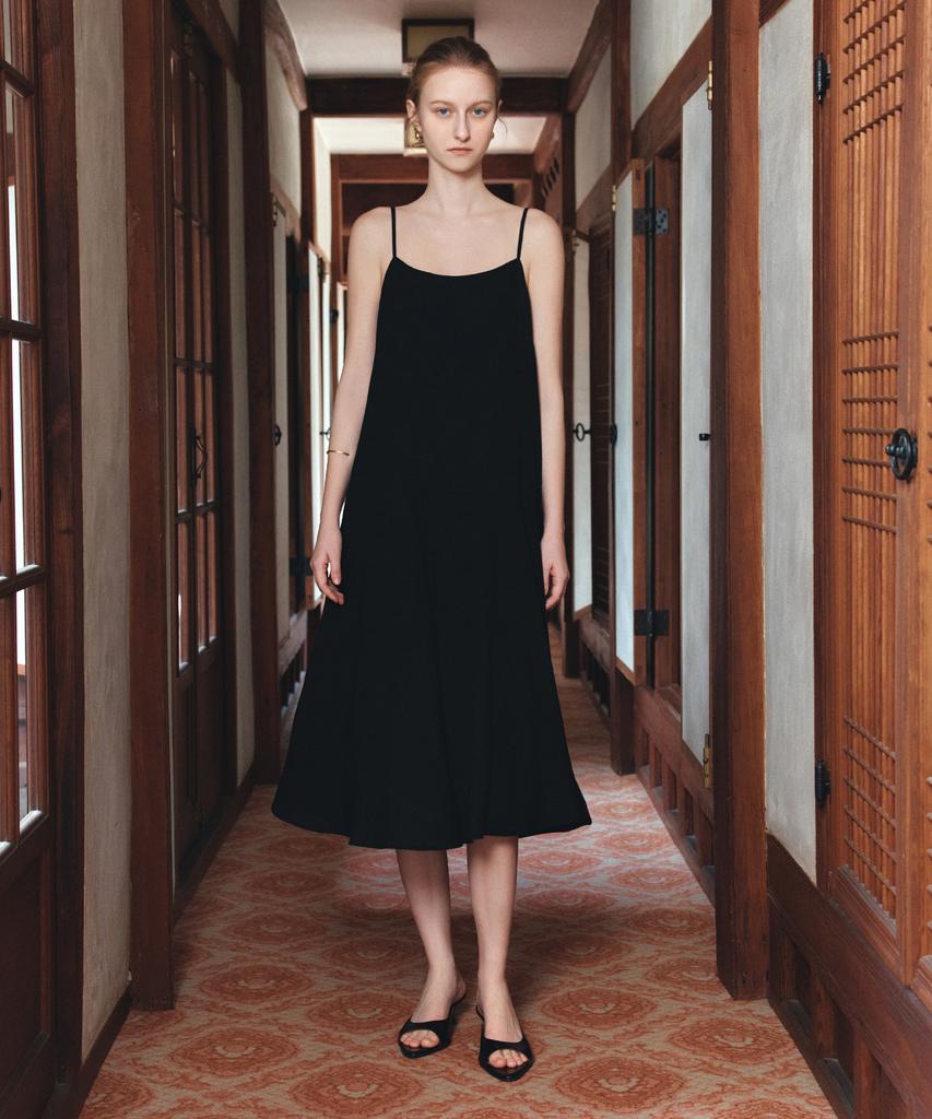 Siyajyu Sia8044 Flare Slip Dress_Black