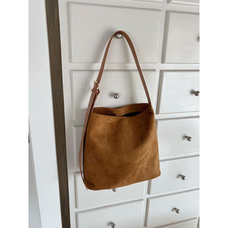 Korean Version of Autumn and Winter Retro Suede Tote Bag for Women's New Slack Commuting Bag One-shoulder Crossbody Bag