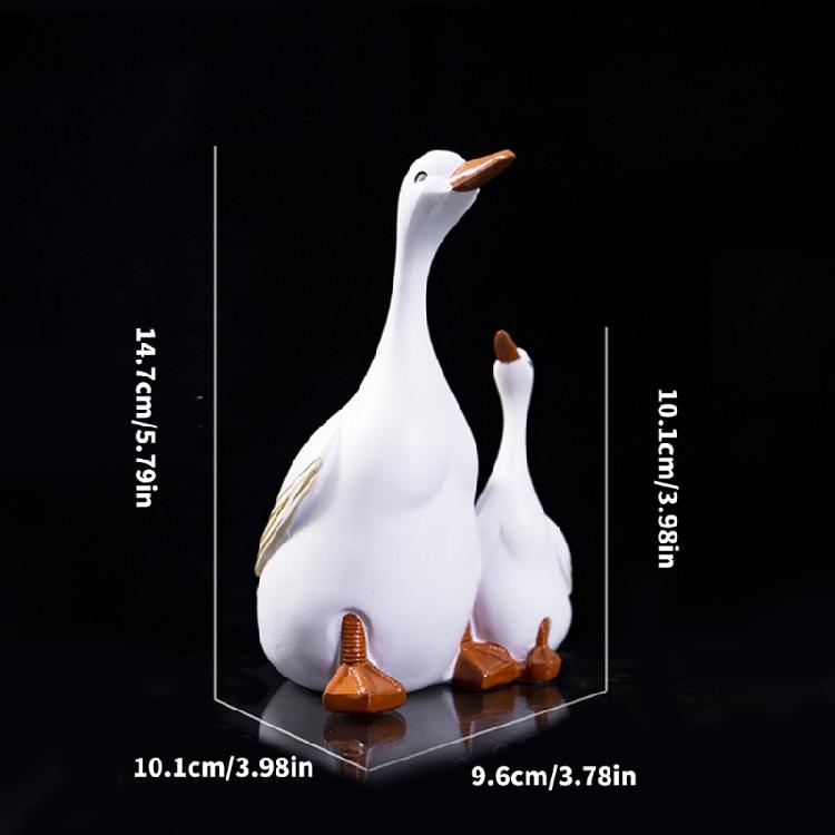 Artistic Duck and Duckling Sculpture for Yard Decoration Quality Resins for Patioes and Entrances