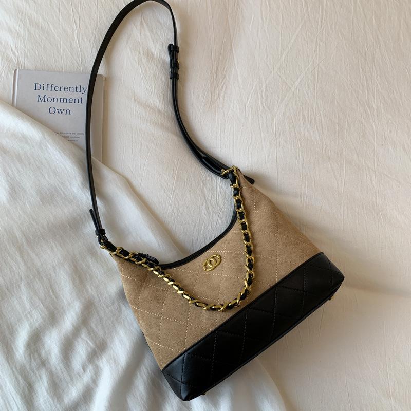 

Super hot niche contrasting bag women s 2025 autumn and winter new versatile super hot one-shoulder armpit dumpling bag crossbody bag хаки