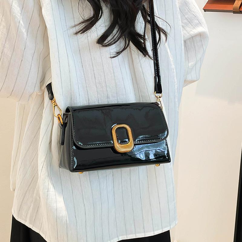 2025 New Korean Foreign Style Handbag Fashionable Texture Solid Color Handbag Small Square Bag Crossbody Bag Casual Shoulder Bag